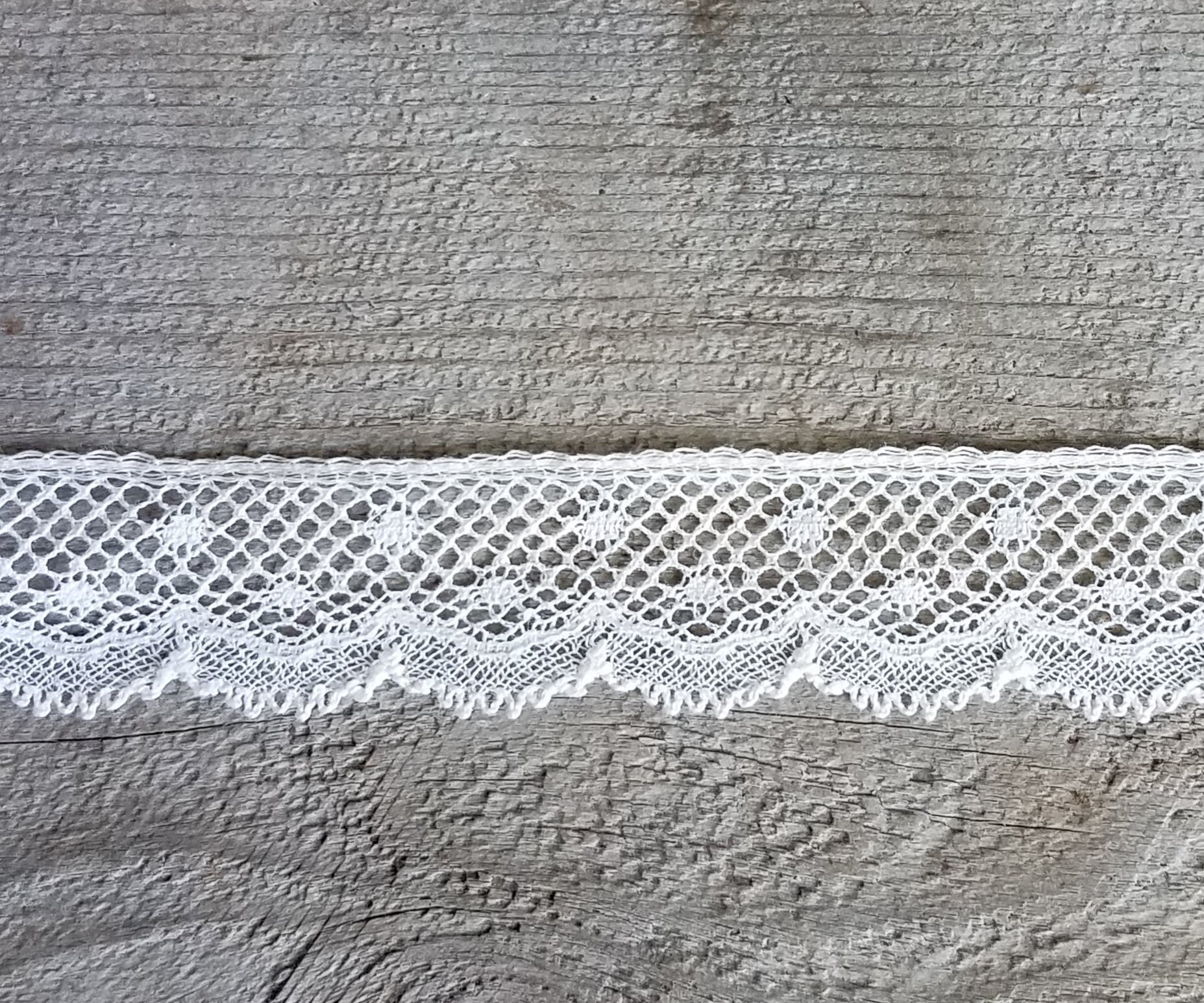 French val lace trim, scalloped - fine cotton lace to trim delicate garments